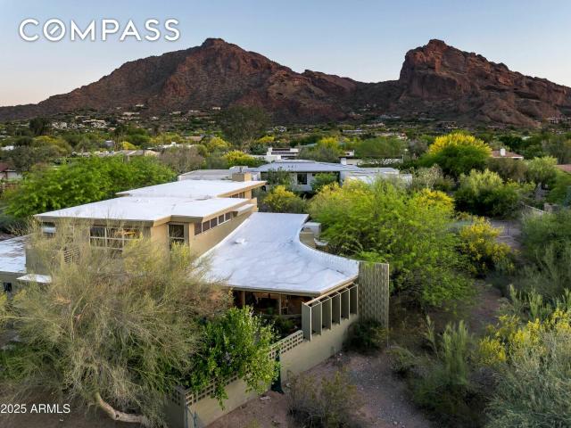 House for sale in Paradise Valley