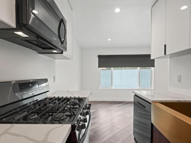 Apartment for rent in Canoga Park, California