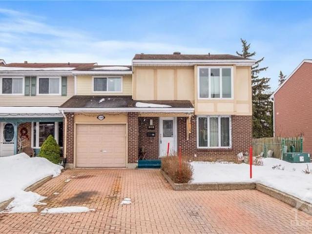 House for sale in Orleans