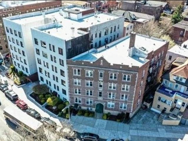 Townhouse for rent in West New York