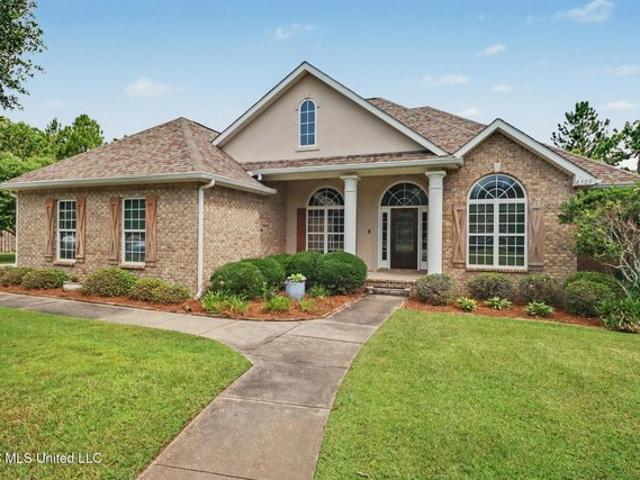 House for sale in Ocean Springs, Mississippi