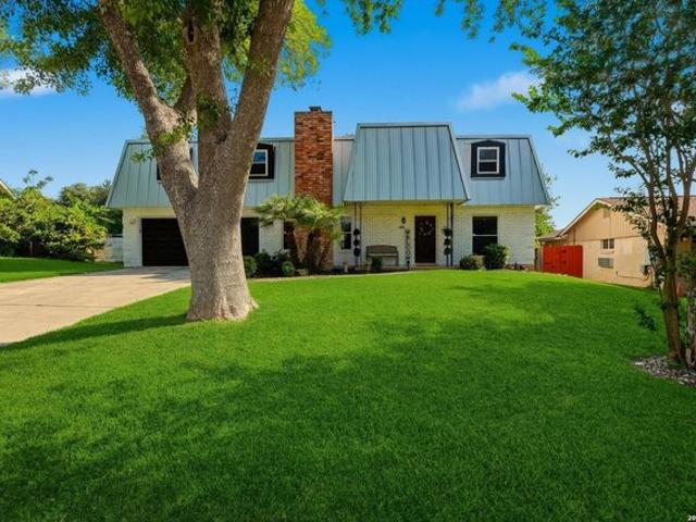 House for sale in Universal City, Texas