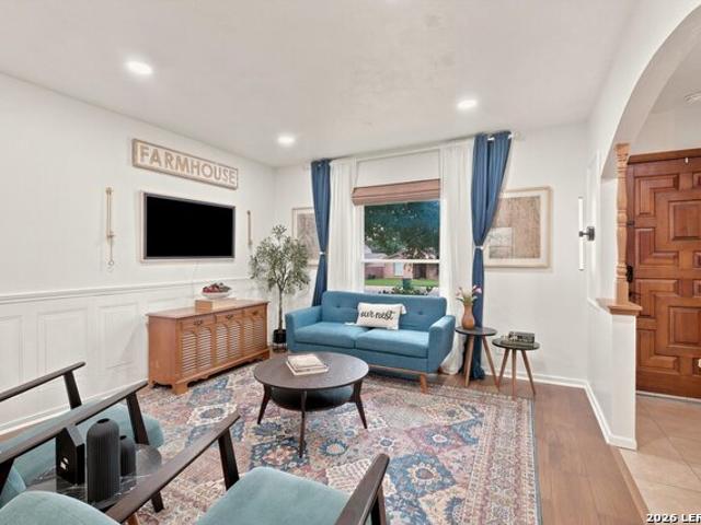 House for sale in Coronado Village, Universal City