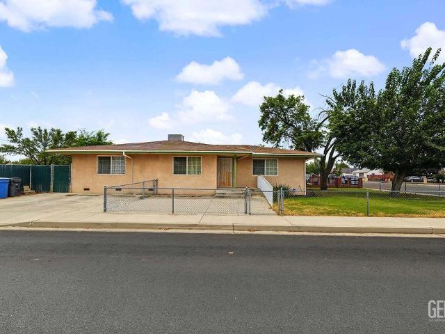 House for sale in Delano, Kern County