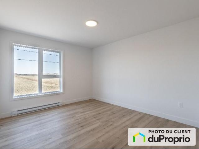 Apartment for rent in Saint-Charles-Borromée, Lanaudière