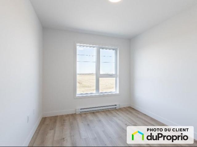 Apartment for rent in Saint-Charles-Borromée, Lanaudière
