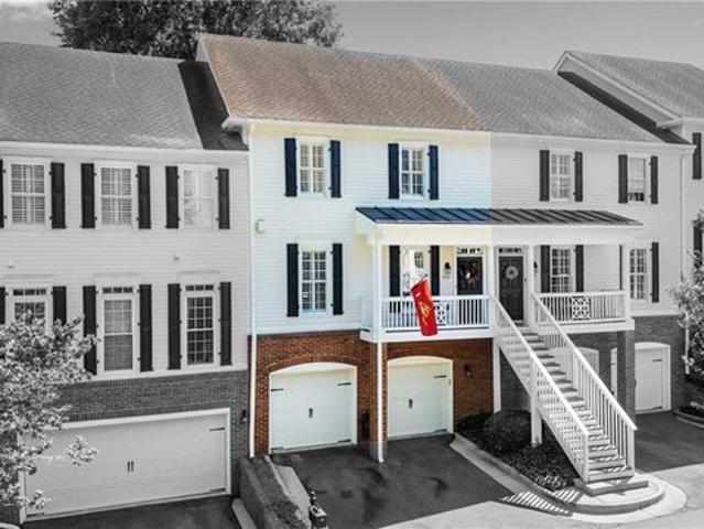 Townhouse for sale in Roswell, Georgia