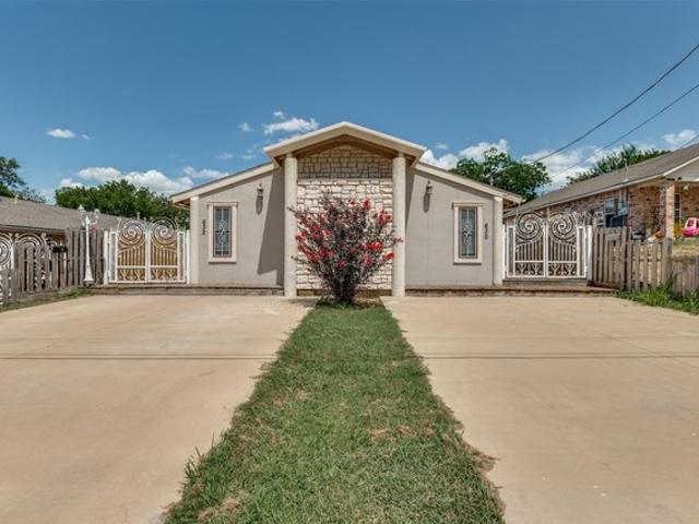 House for sale in Grand Prairie, Texas