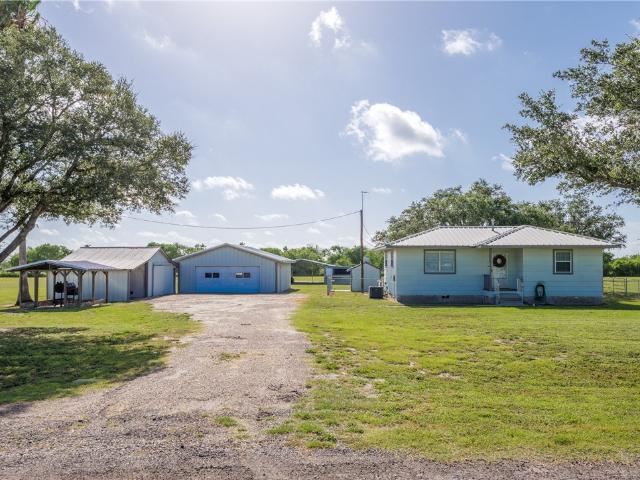 House for sale in Orange Grove, Texas