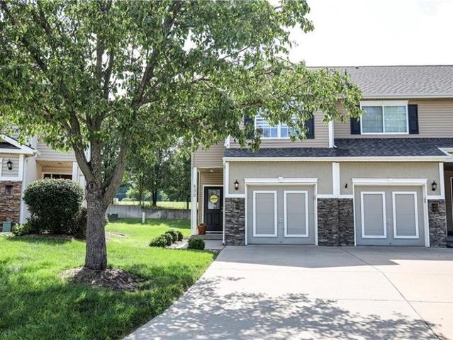 Townhouse for sale in Blue Springs, Missouri