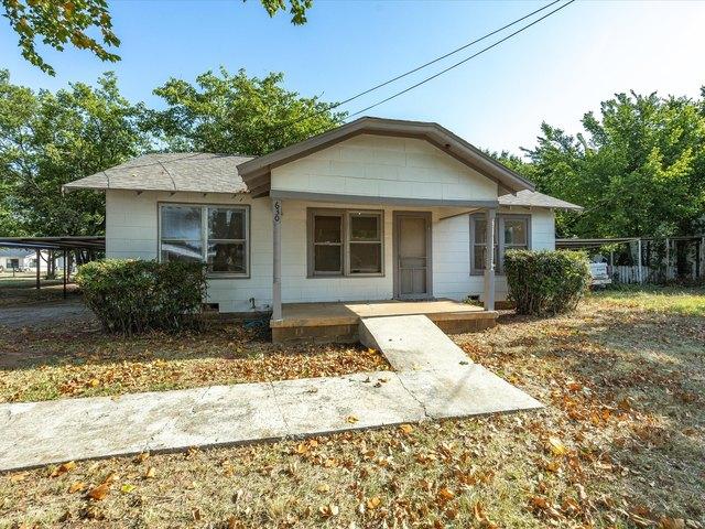 House for sale in Jacksboro, Texas