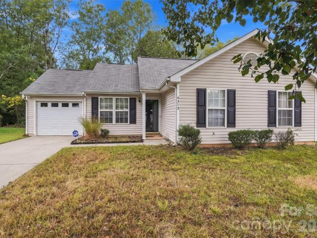 House for sale in Charlotte, Mecklenburg County