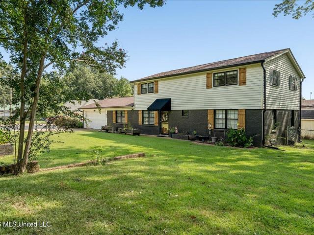 House for sale in Nesbit, Mississippi