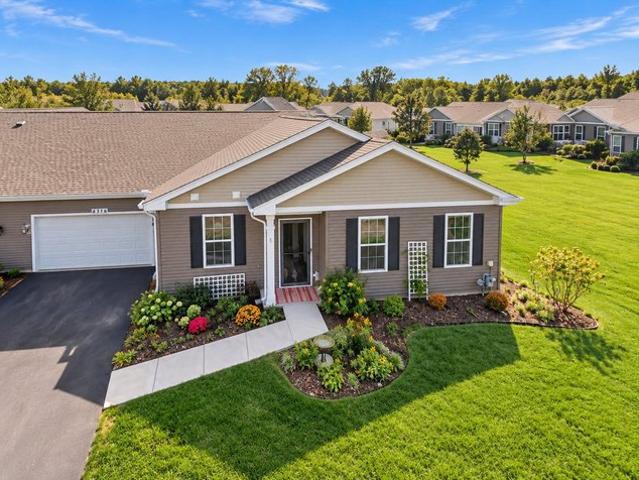 Townhouse for sale in Wonder Lake, McHenry County