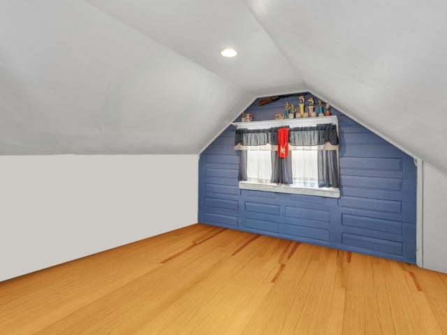 House for sale in Lyndhurst, New Jersey