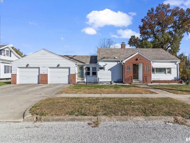 House for sale in Hillsboro, Illinois