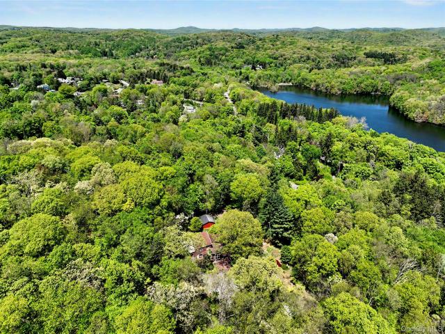 House for sale in Baldwin Place, New York