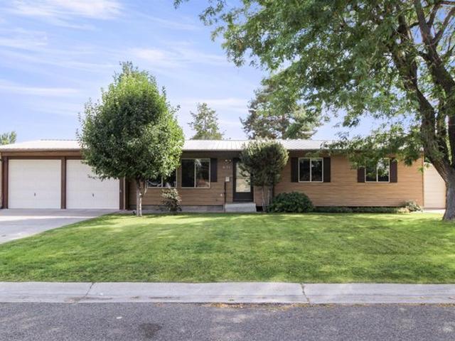 House for sale in Burley, Cassia County