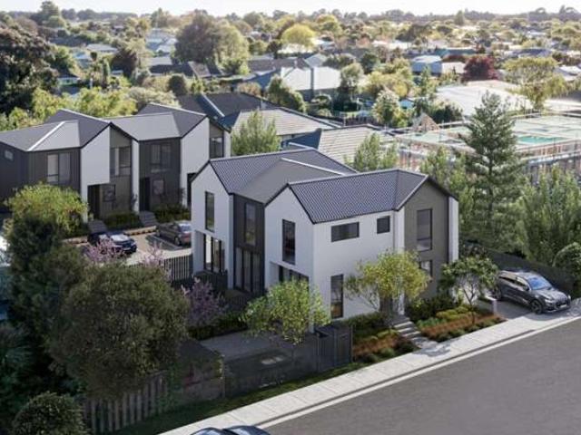 Townhouse for sale in Chaslands, Canterbury