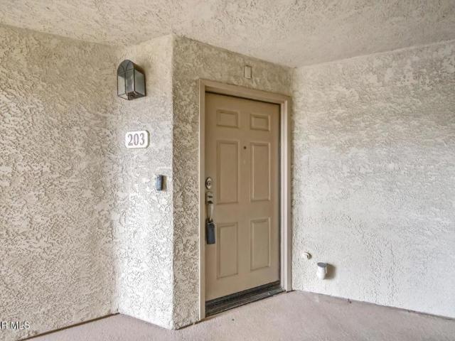 Condo for sale in Oak Park, California