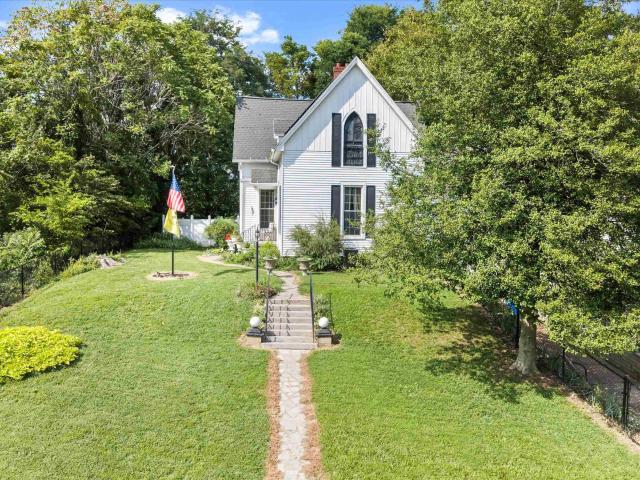 House for sale in Lincoln Pioneer Village, Rockport
