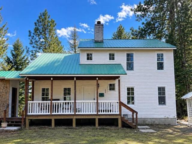 House for sale in Moyie Springs, Boundary County
