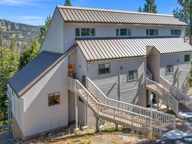 Condo for sale in Lakeshore, California