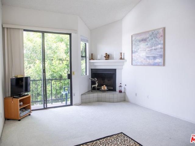 Condo for sale in Tarzana Neighborhood Council District, Canoga Park