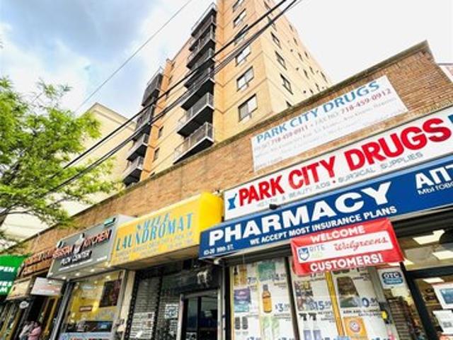 Condo for sale in Queens, Arverne