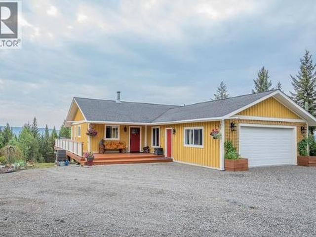 House for sale in Eagle Creek, British Columbia