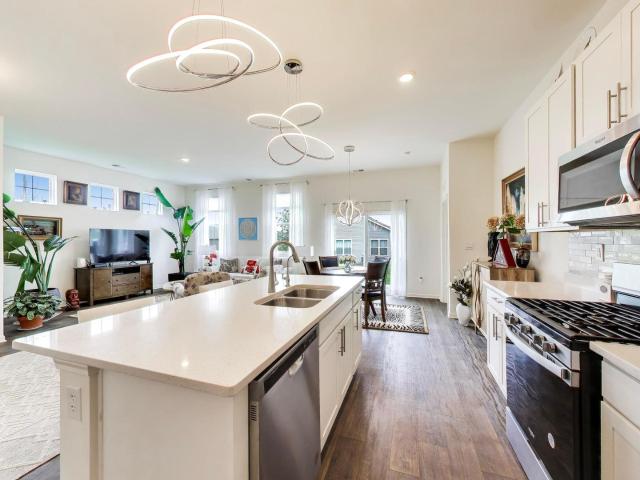 Townhouse for sale in Mchenry, Illinois