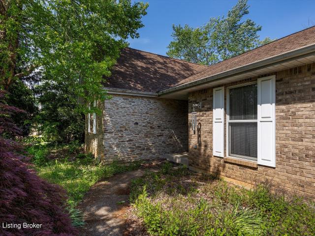 House for sale in Cecilia, Kentucky