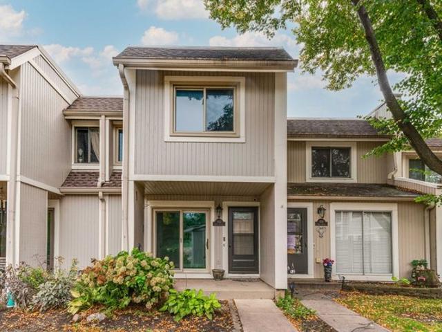 Townhouse for sale in Grayslake, Lake County