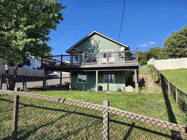 House for sale in Genesee, Idaho