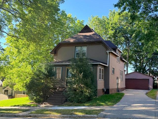 House for sale in Albert Lea, Freeborn County