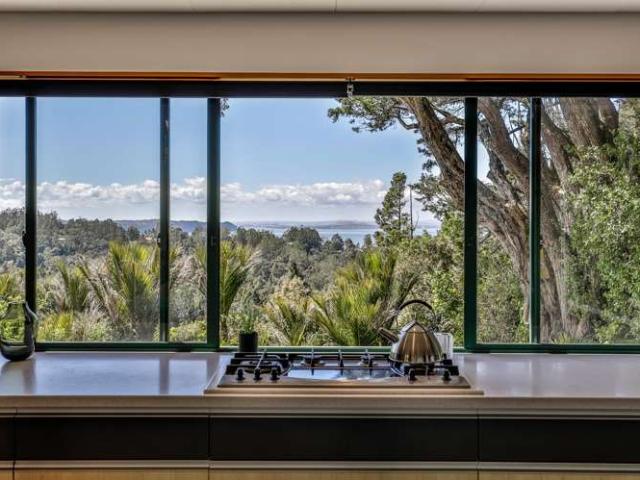 House for sale in Titirangi, Waitākere Ranges
