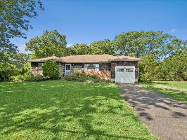 House for sale in Bohemia, Town of Islip