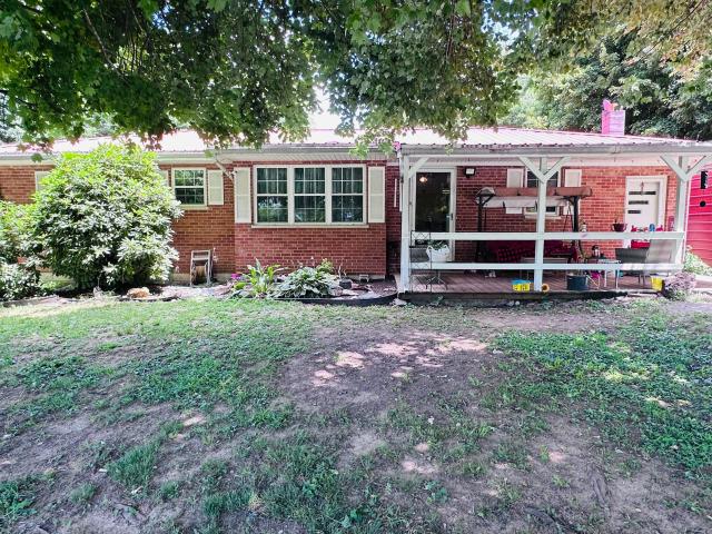 House for sale in Stanford, Kentucky