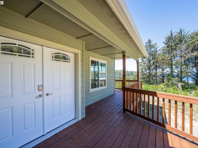 House for sale in Coos Bay