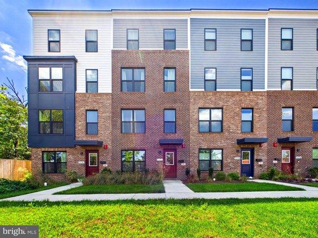 Townhouse for sale in Virginia