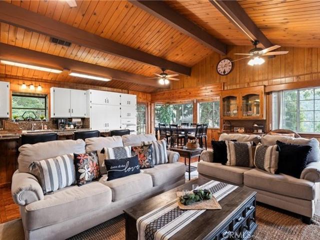 House for sale in Cedarpines Park, California