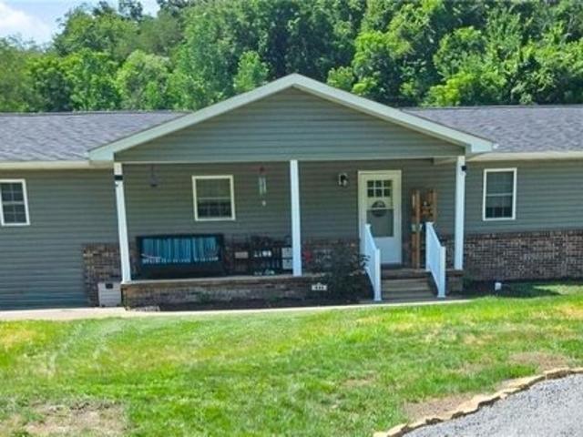 House for sale in Burgettstown, Pennsylvania