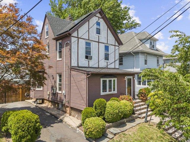 House for sale in Hudson, New Jersey
