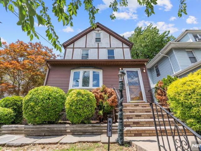 House for sale in Hudson, New Jersey