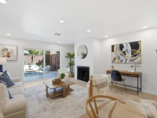 Townhouse for sale in Palo Alto, California