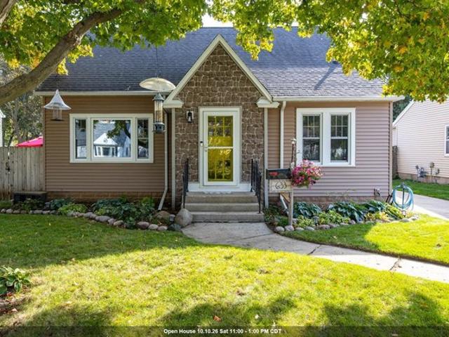 House for sale in Neenah, Winnebago County