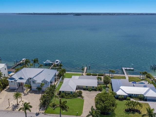 House for sale in Holmes Beach, Florida