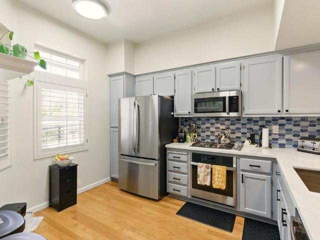 Condo for sale in San Mateo, California