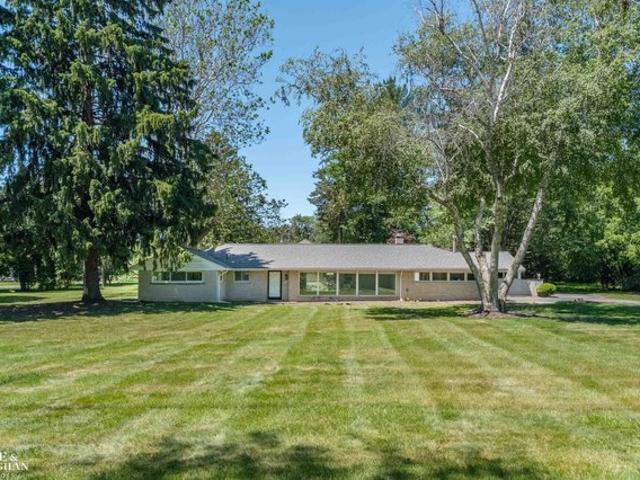 House for sale in Bloomfield Hills, Michigan