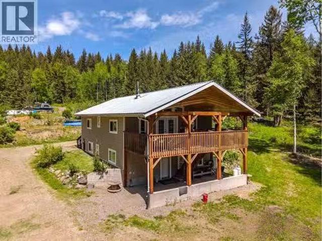 House for sale in Eagle Creek, British Columbia